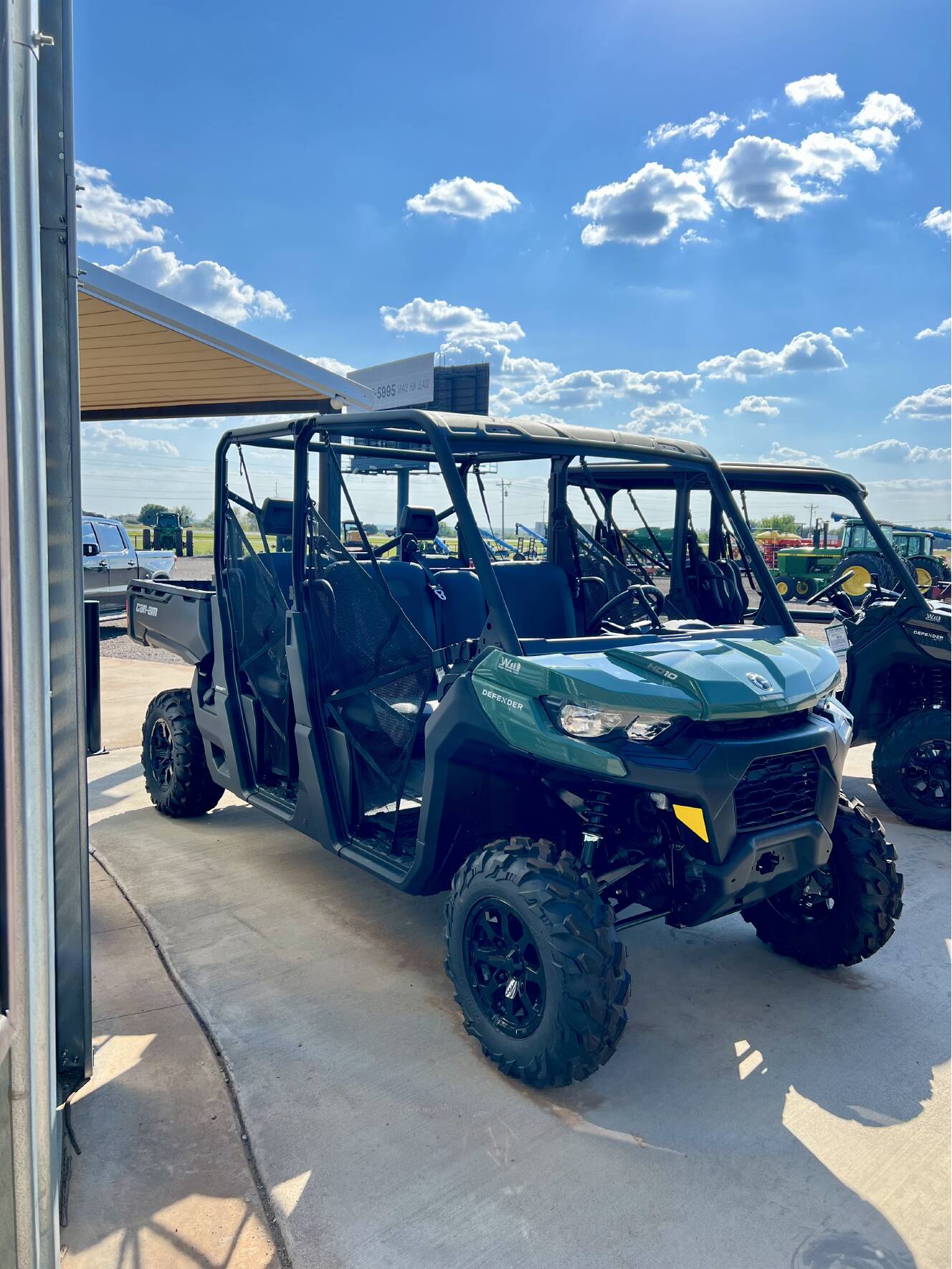 A photo of this 2026 Can-Am DEFENDER MAX DPS HD10