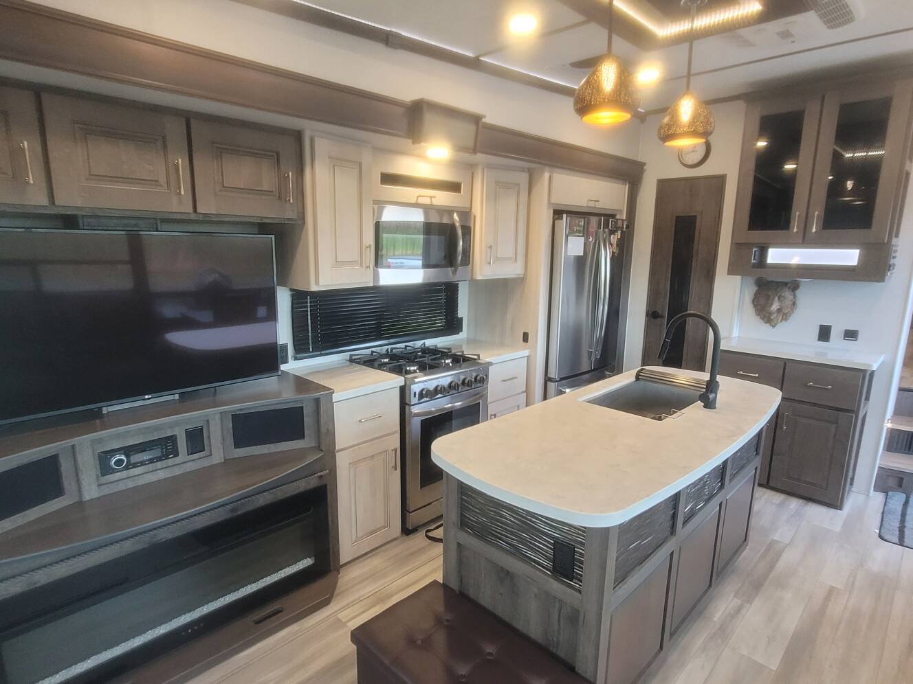 A photo of this 2021 Alliance Rv PARADIGM 310RL