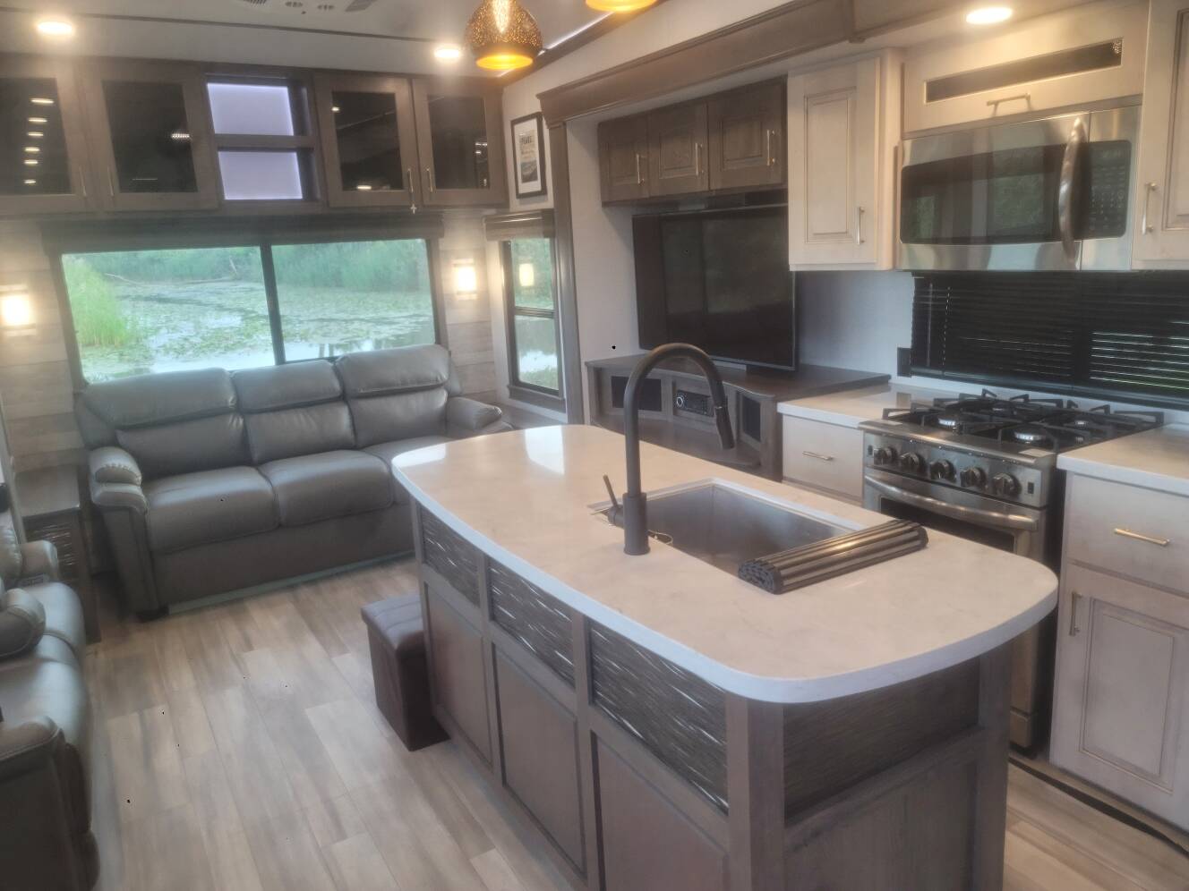 A photo of this 2021 Alliance Rv PARADIGM 310RL