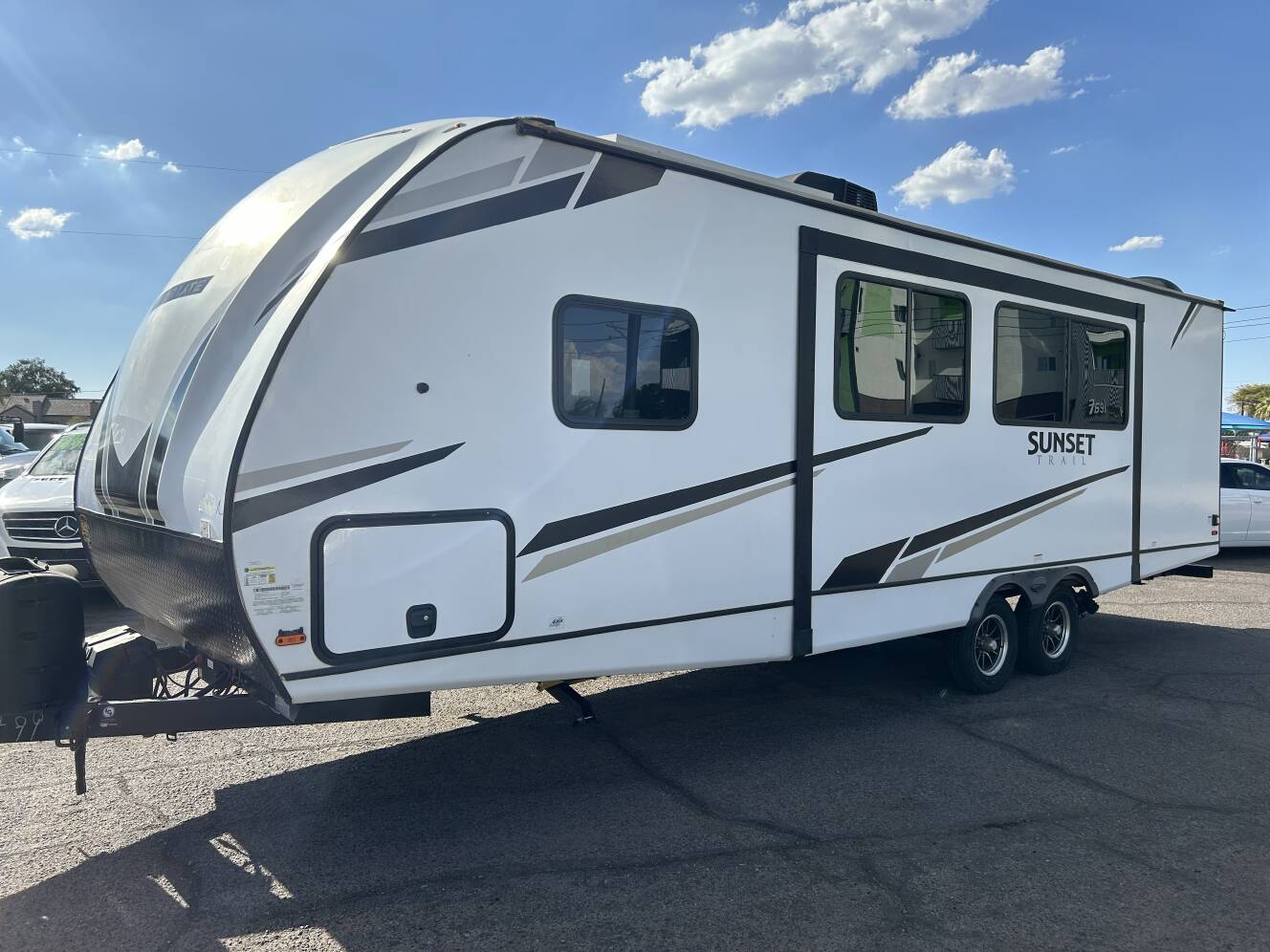 A photo of this 2022 Crossroads SUNSET TRAIL SUPER LITE SS253RB