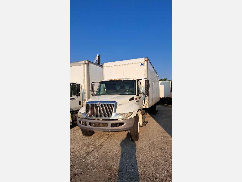 International MA025 Box Truck - Straight Truck For Sale