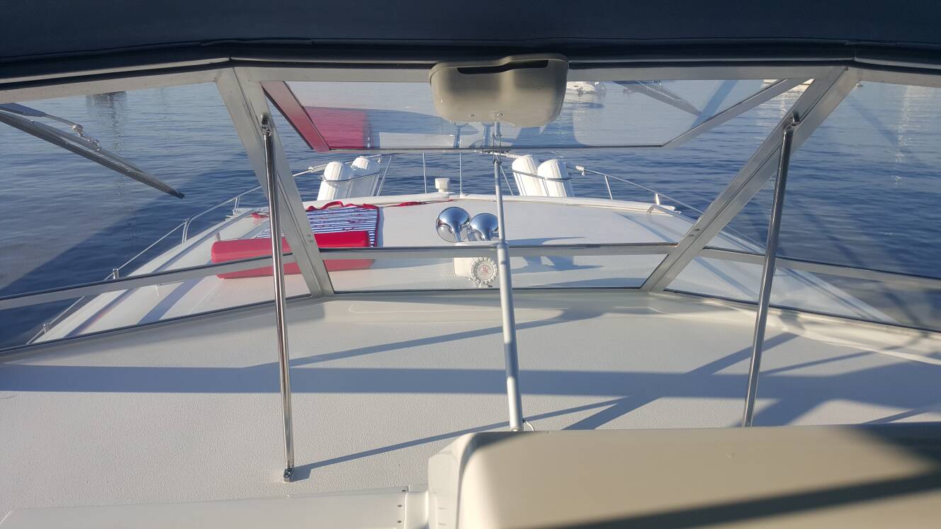 A photo of this 1989 Chris-Craft 381