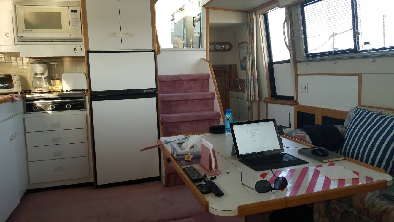 A photo of this 1989 Chris-Craft 381