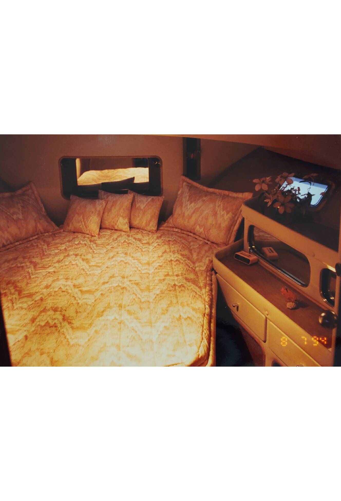 A photo of this 1989 Chris-Craft 381