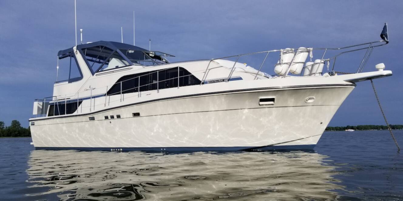 A photo of this 1989 Chris-Craft 381