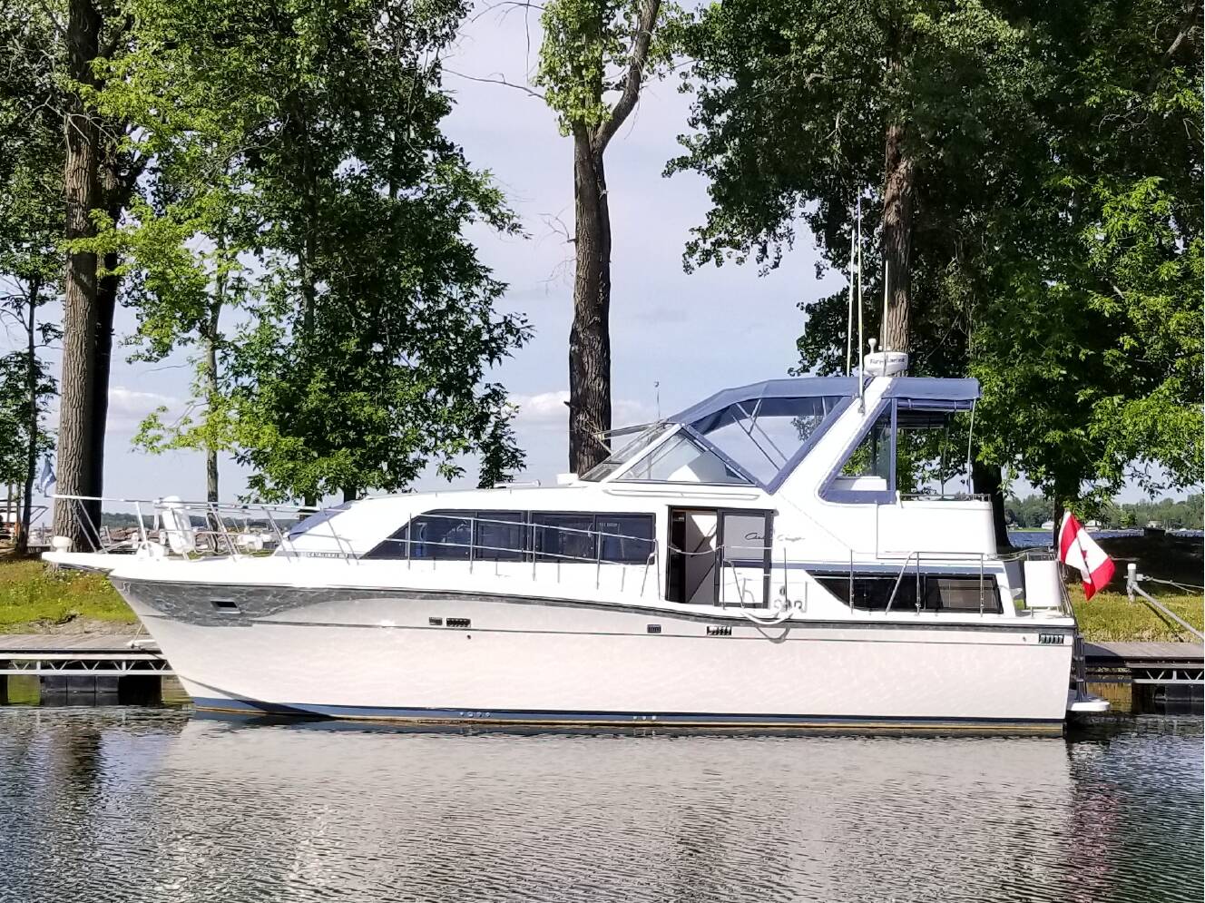 A photo of this 1989 Chris-Craft 381