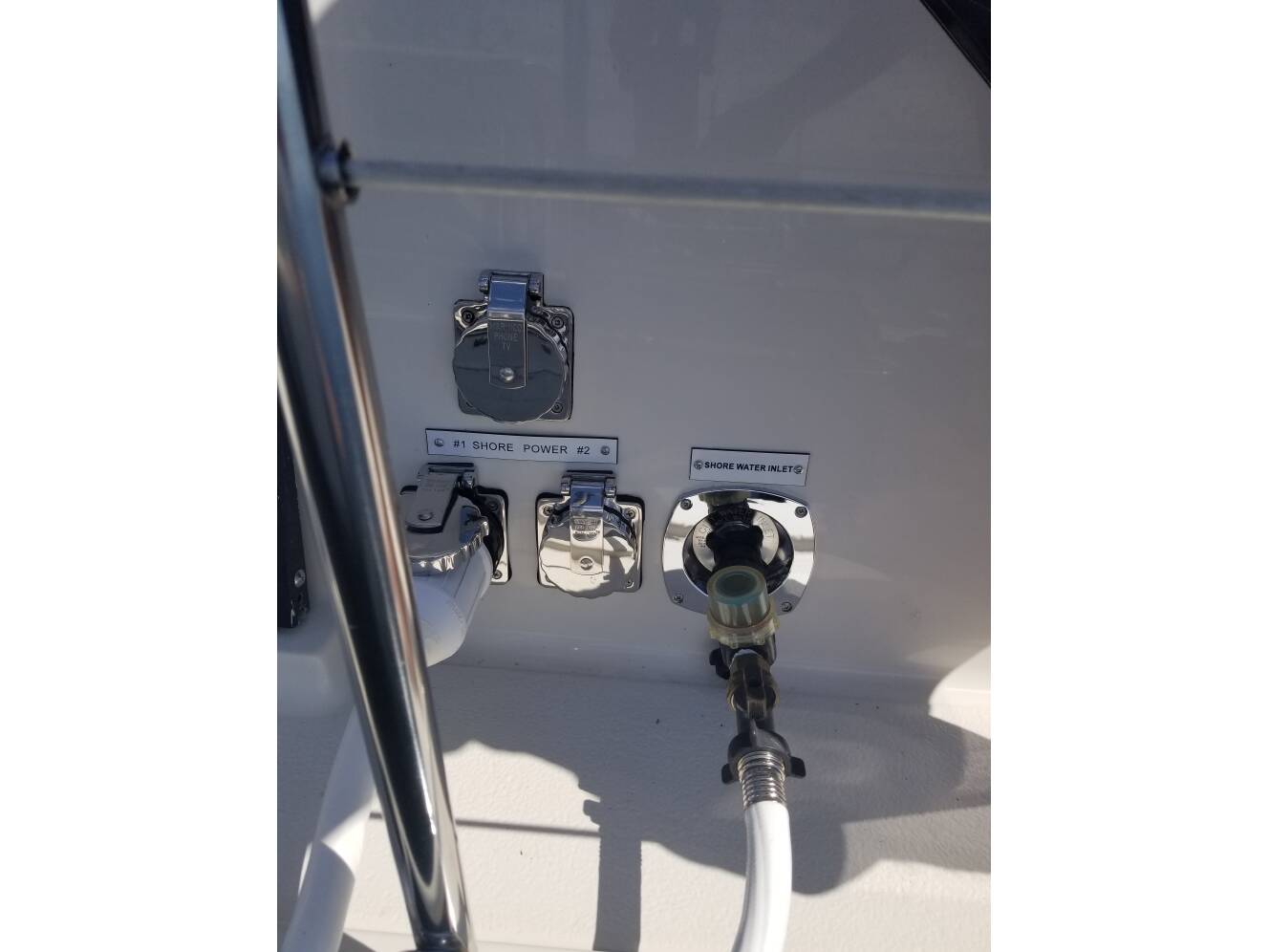 A photo of this 1989 Chris-Craft 381