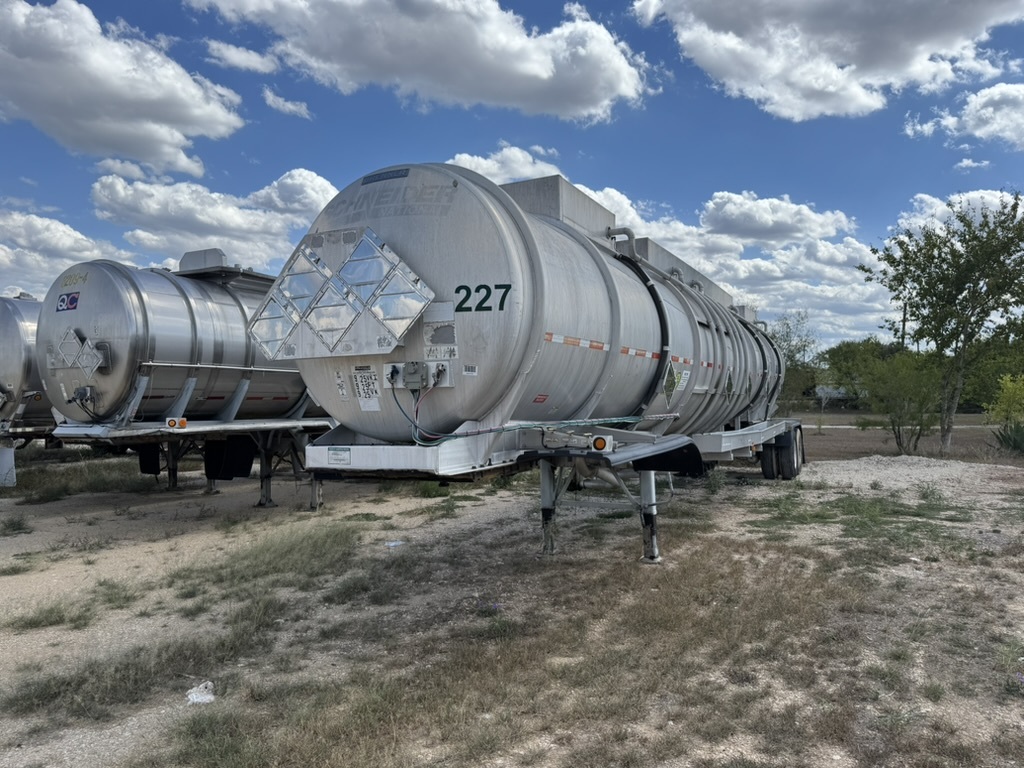 2010 BRENNER TANK DOT 407 8500 Gallons 5 Compartment Chemical Tanker in Niederwald, TX
