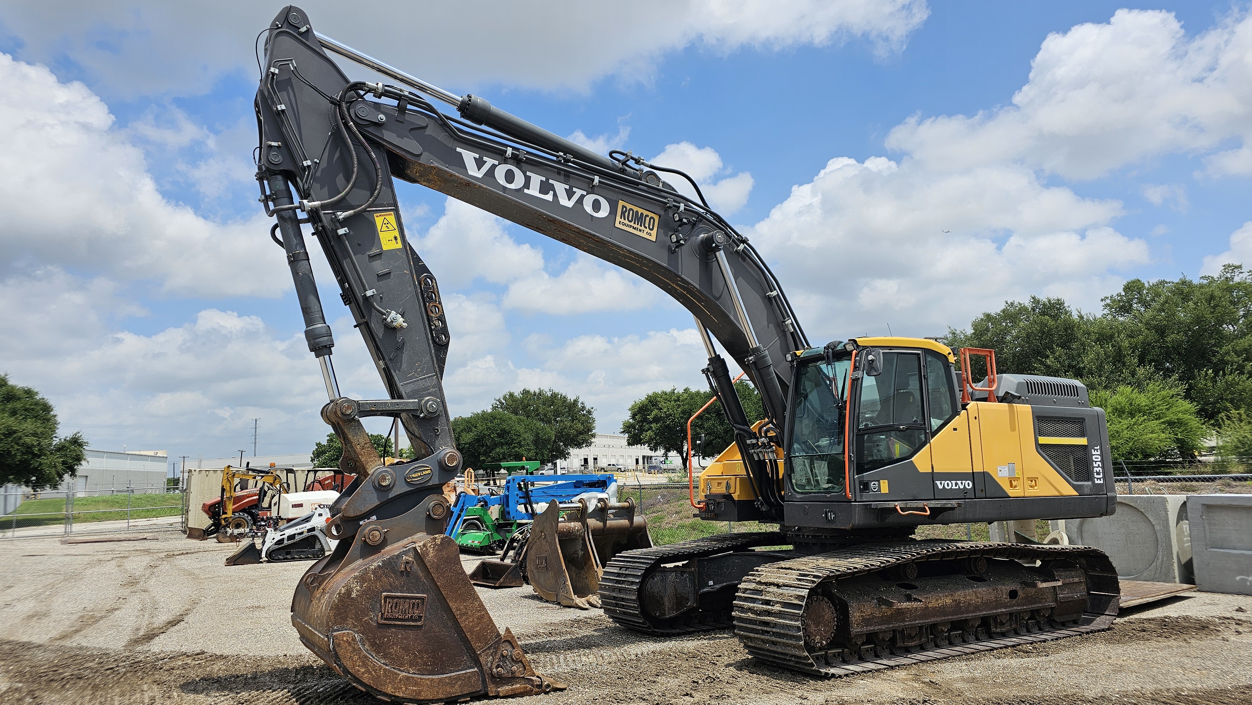 2020 VOLVO EC350 in San Antonio, TX