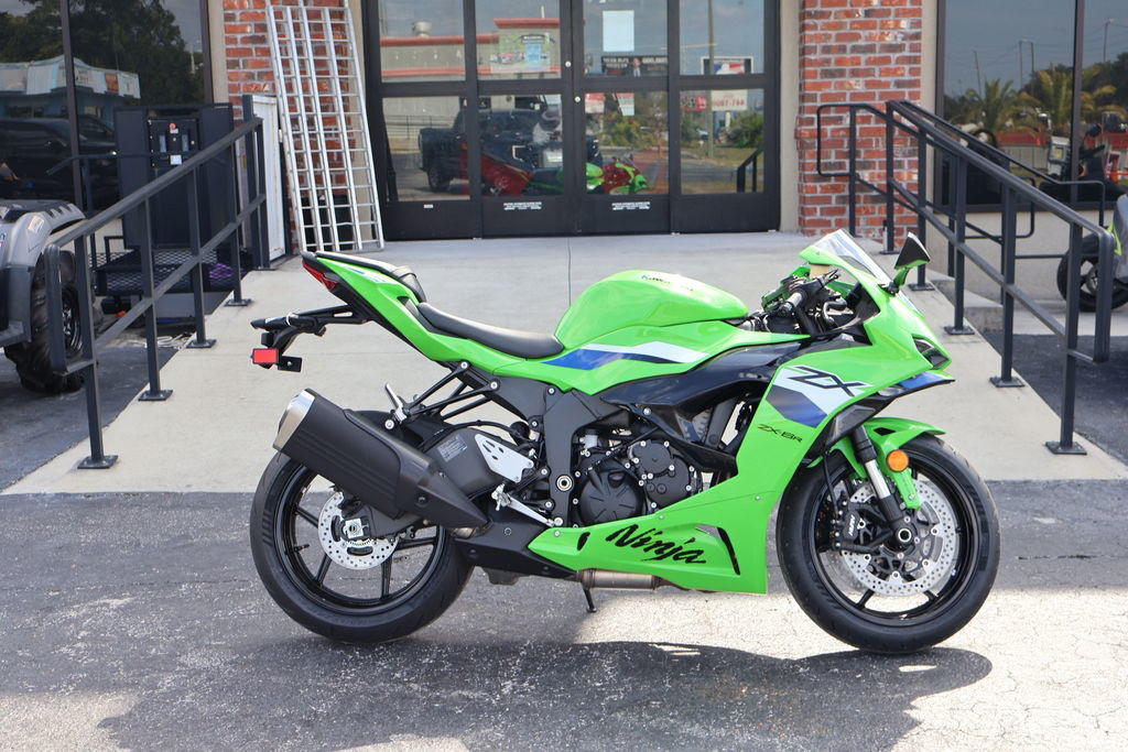 深崎暮人　Falling Green Kawasaki ZX-6R 636 Acceleration & Top Speed - MotoStatz