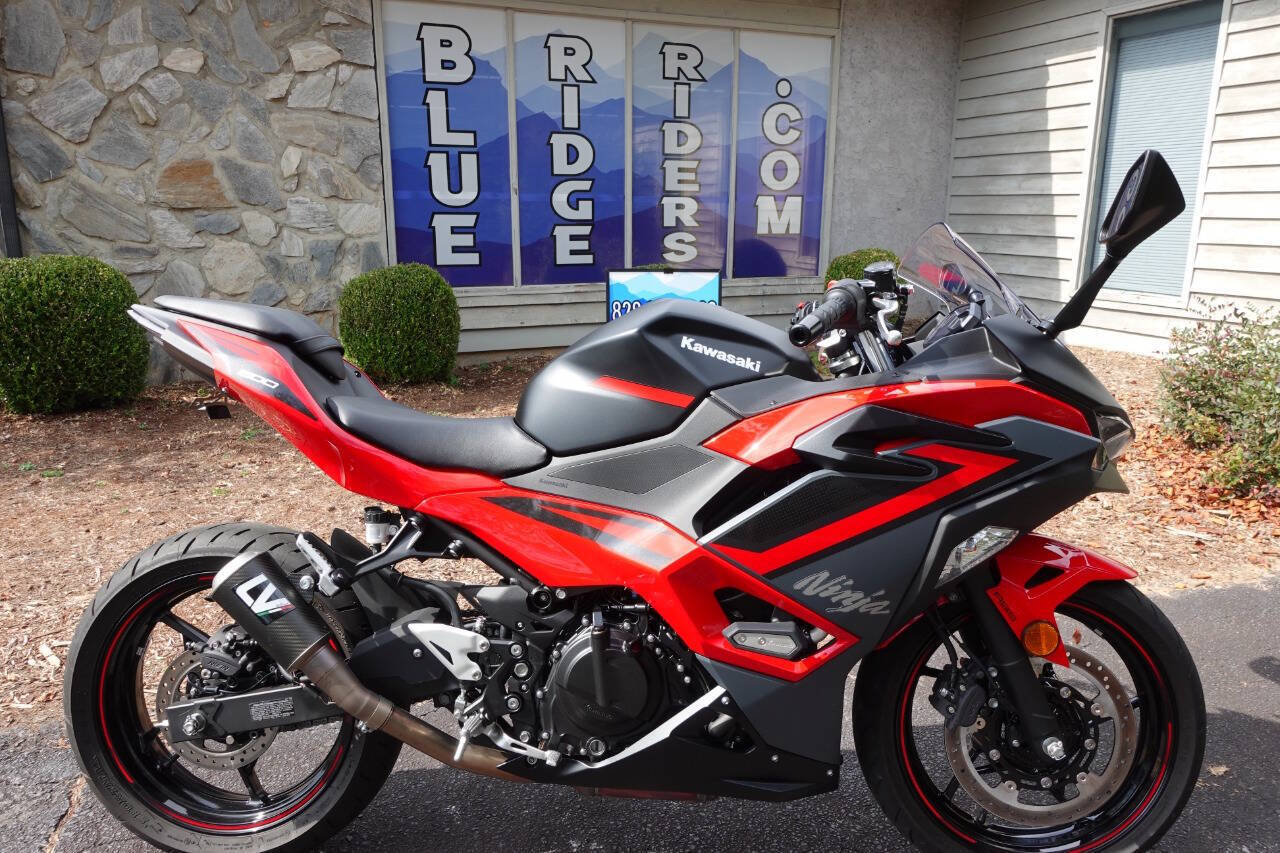 『TEN BUFFALO JKT RED M』 TEN BUFFALO JKT RED M』 First Look | 2026 Kawasaki Ninja ZX-10R