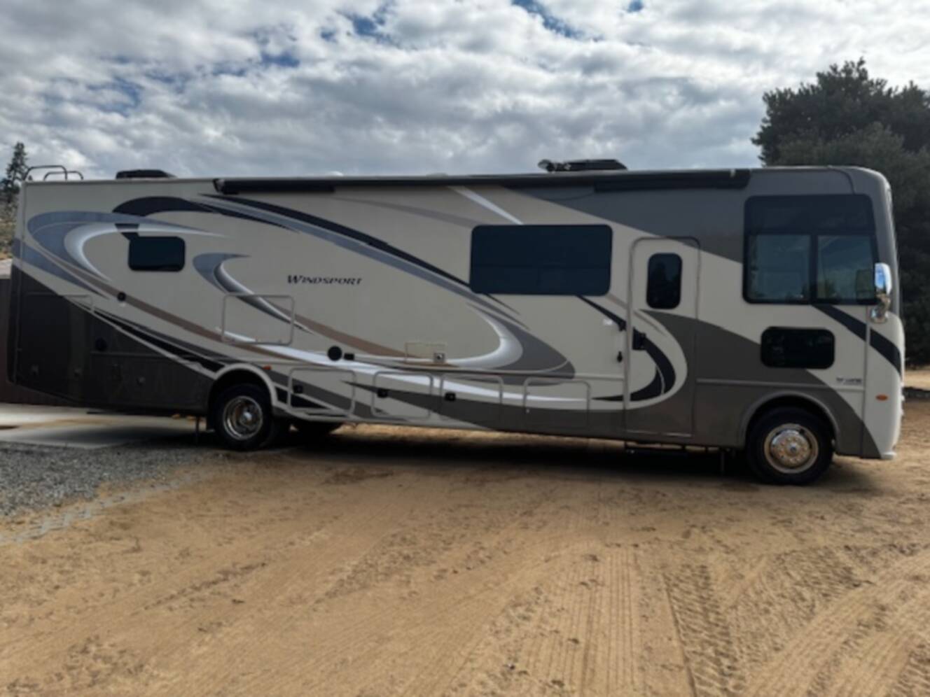 A photo of this 2018 Thor Motor Coach Windsport 34P