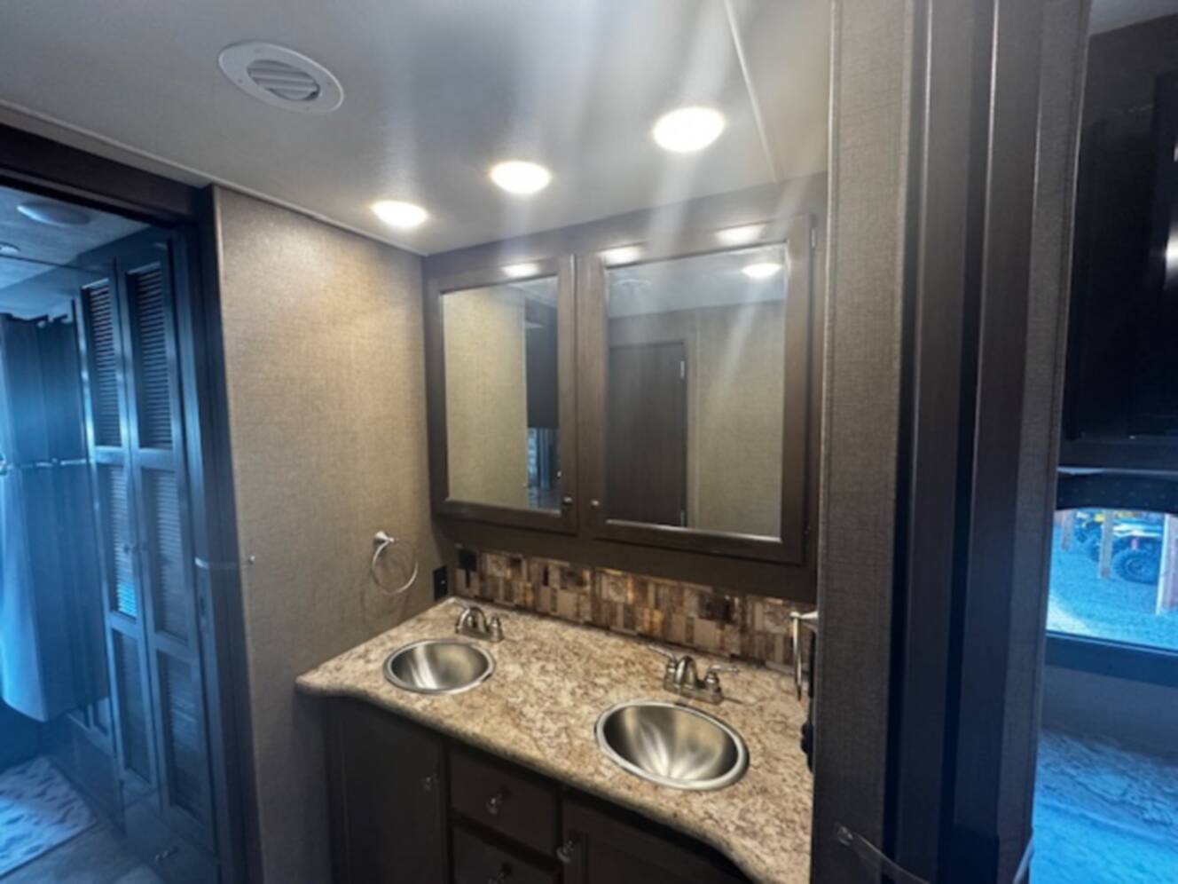 A photo of this 2018 Thor Motor Coach Windsport 34P