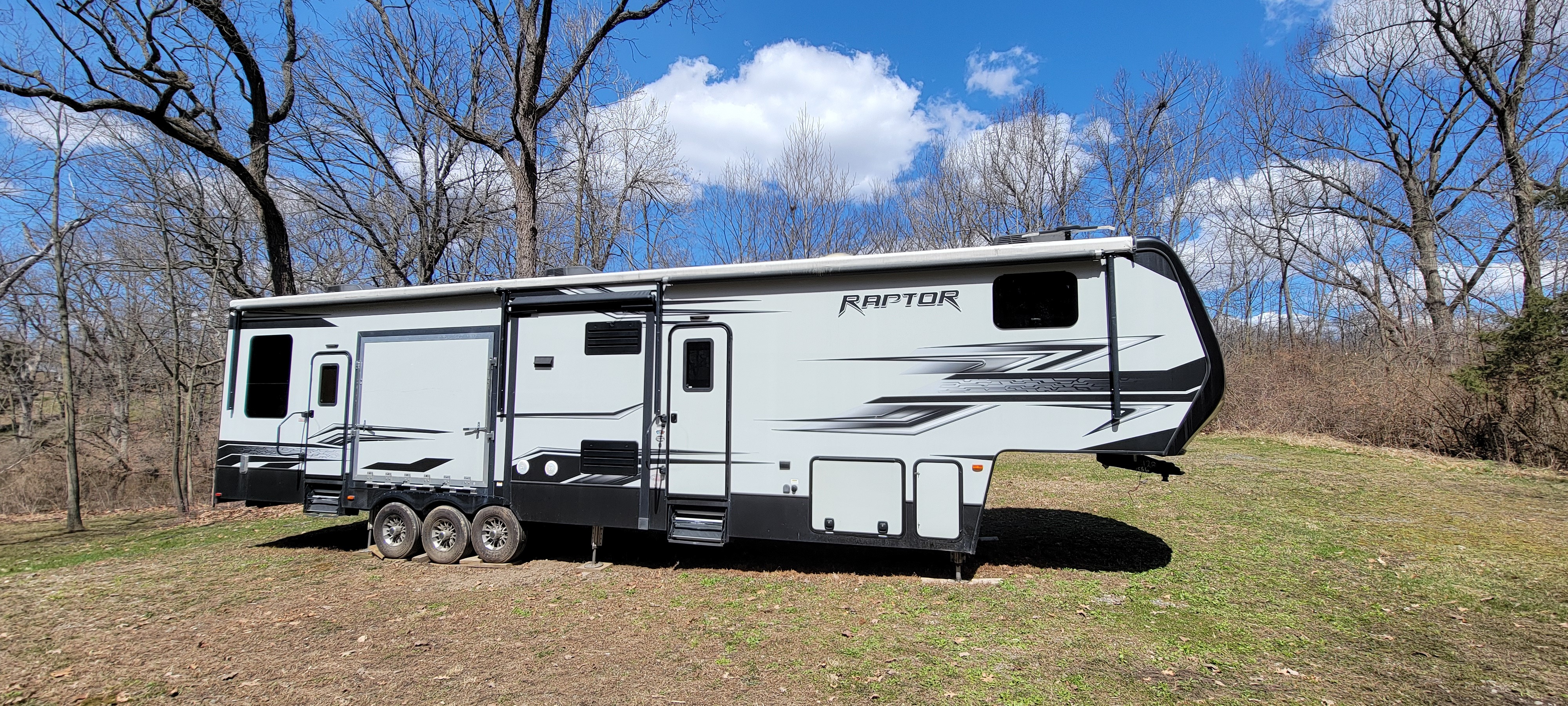 2017 Keystone RAPTOR 428SP RV