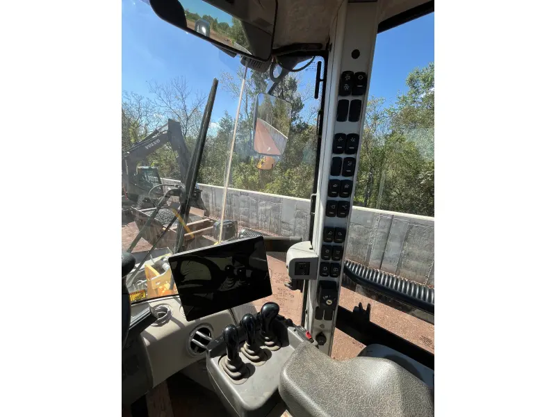 2023 VOLVO L60H