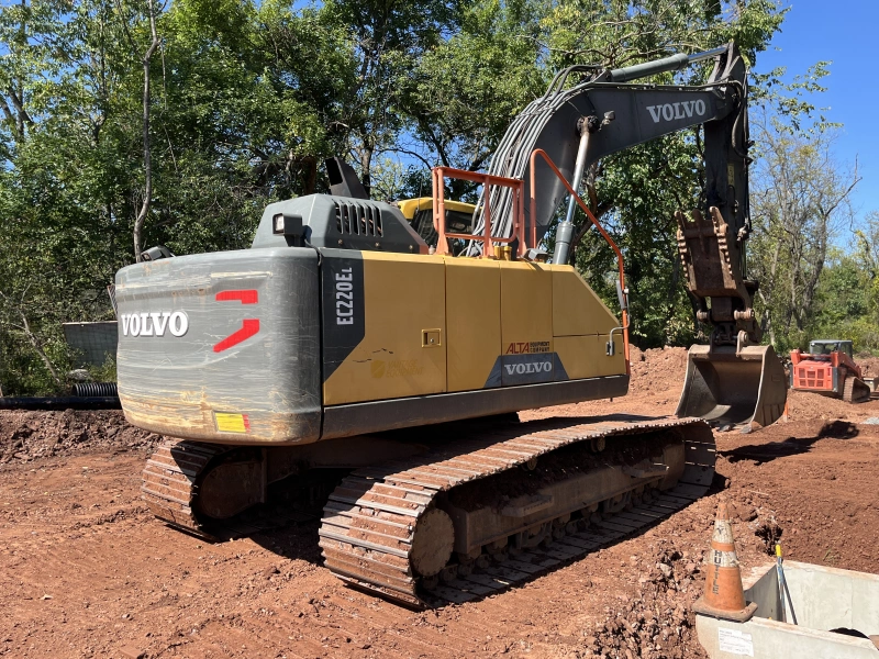 2018 VOLVO EC220EL