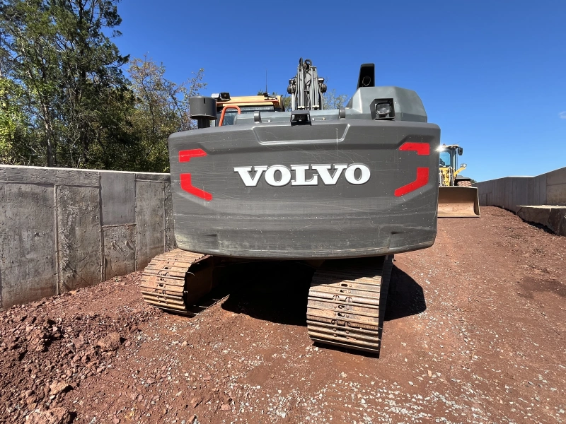 2015 VOLVO EC140EL