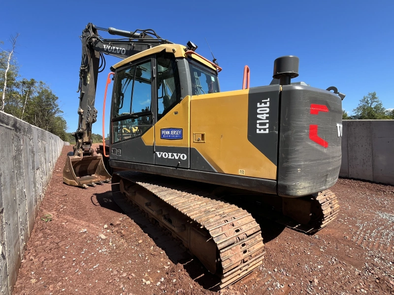 2015 VOLVO EC140EL
