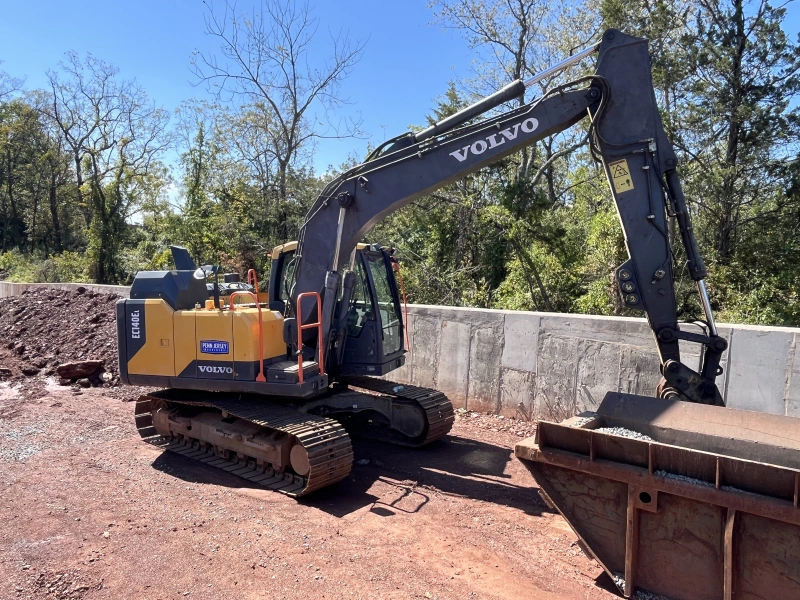 2015 VOLVO EC140EL
