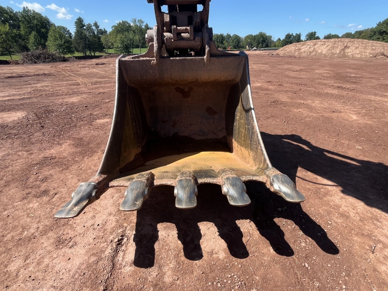 2022 VOLVO EC380EL