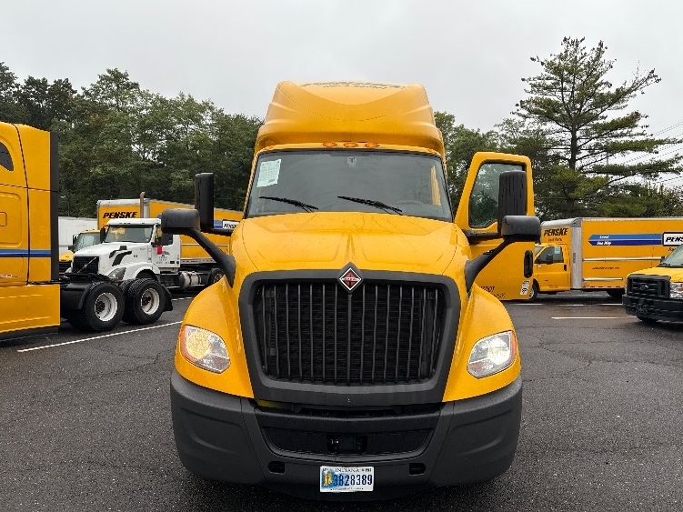 2022 International LT625 LT photo 2