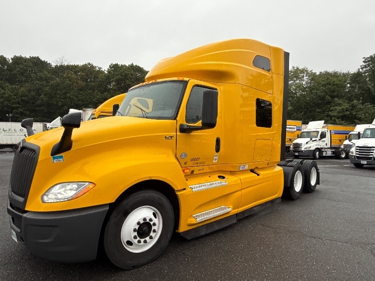 2022 International LT625 LT photo 3