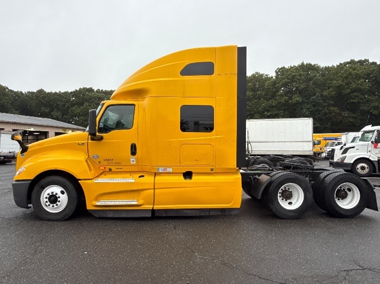 2022 International LT625 LT photo 4
