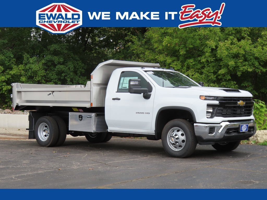 2025 CHEVROLET Silverado 3500HD CC in Oconomowoc, WI