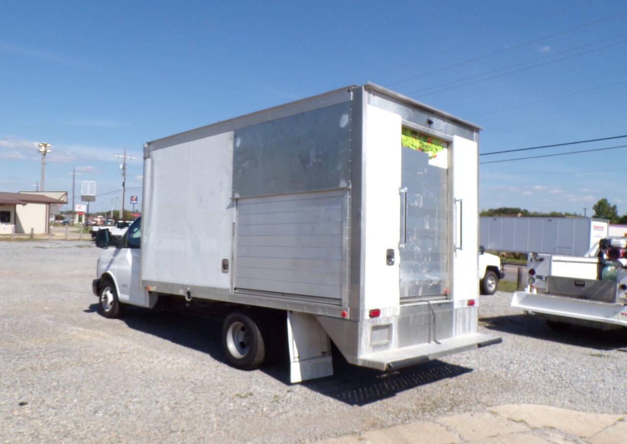 2016 CHEVROLET Express in Atoka, OK
