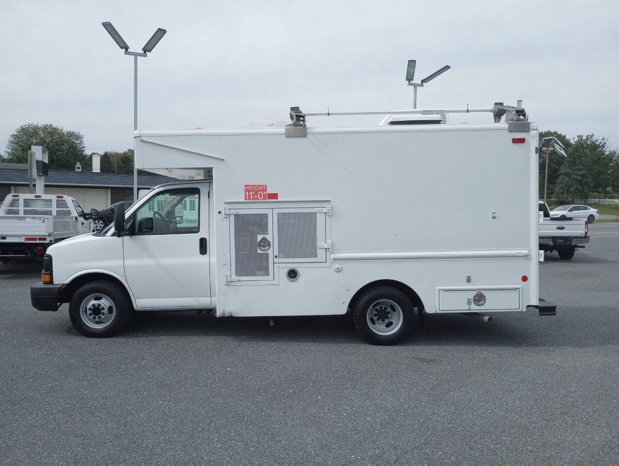 2009 Gmc Savana 3500 Cutaway photo 2