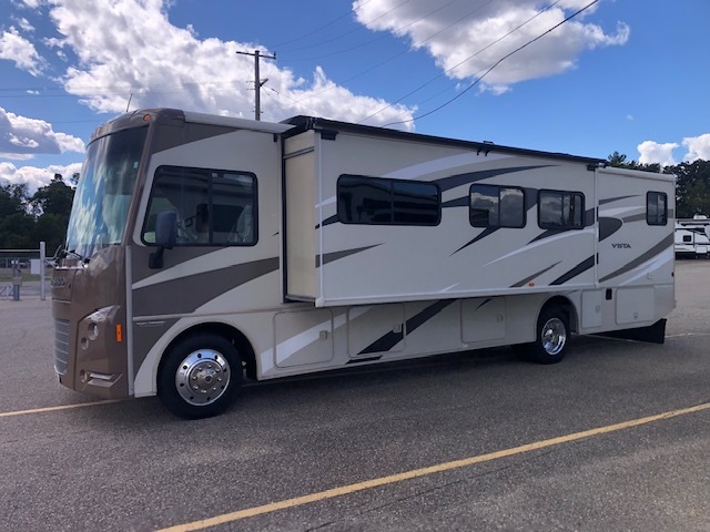 2015 Winnebago VISTA 35F in livonia MI