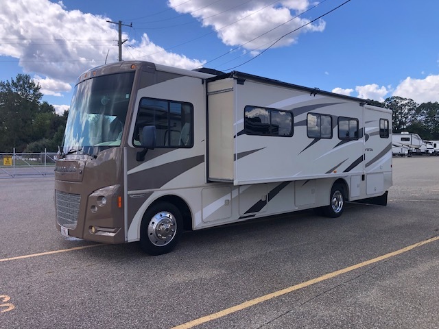 2015 Winnebago VISTA 35F in livonia MI