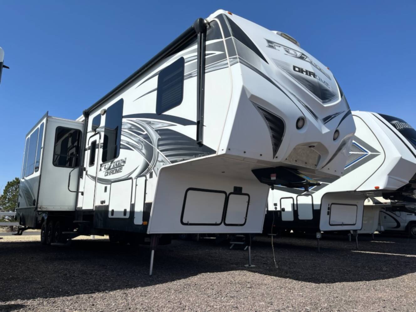 A photo of this 2014 Keystone FUZION