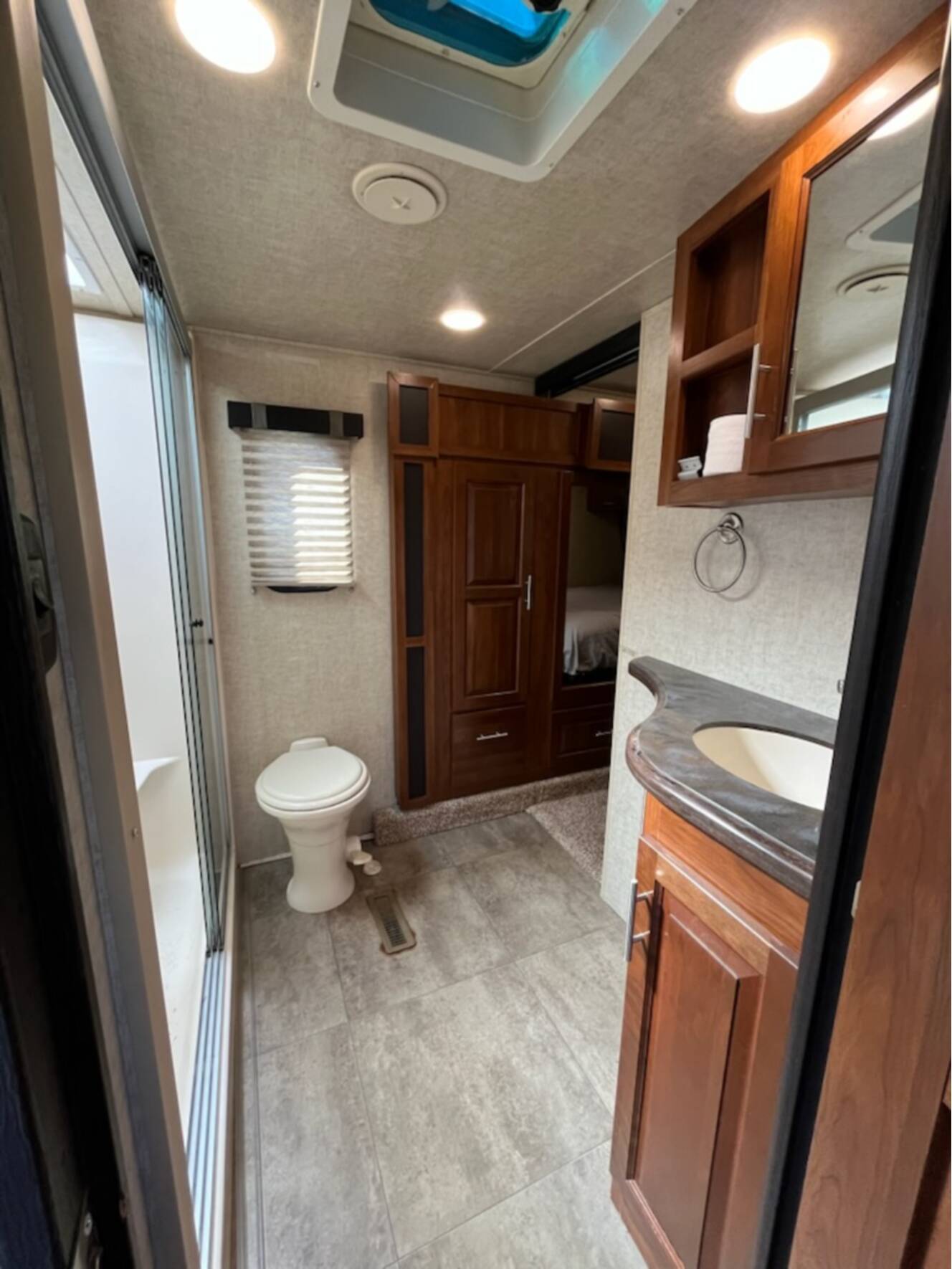 A photo of this 2014 Keystone FUZION