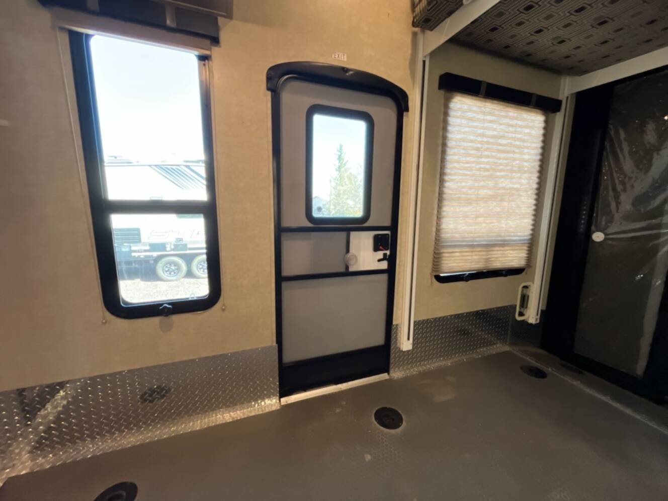 A photo of this 2014 Keystone FUZION
