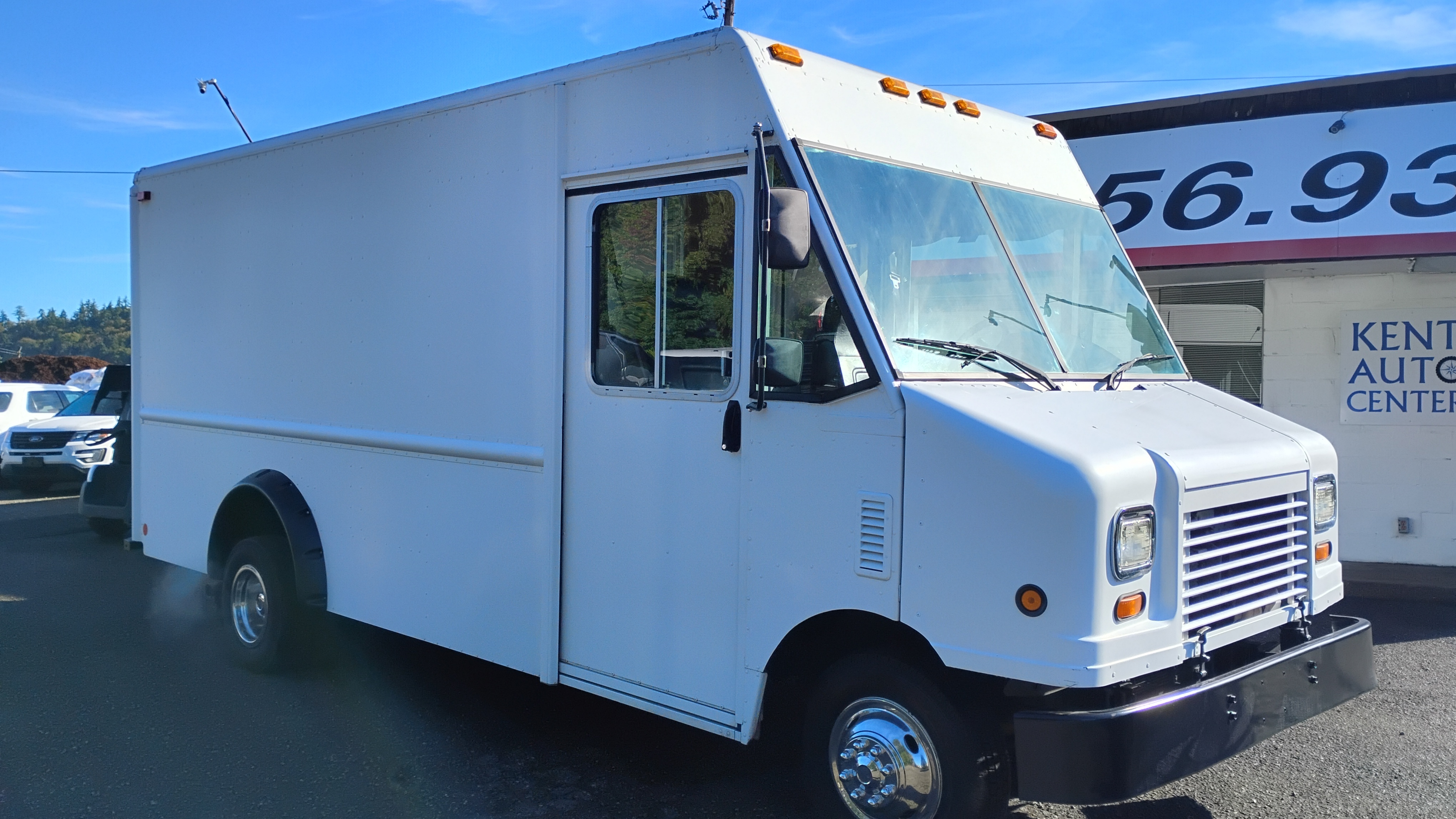 2011 FORD E450 in Kent, WA