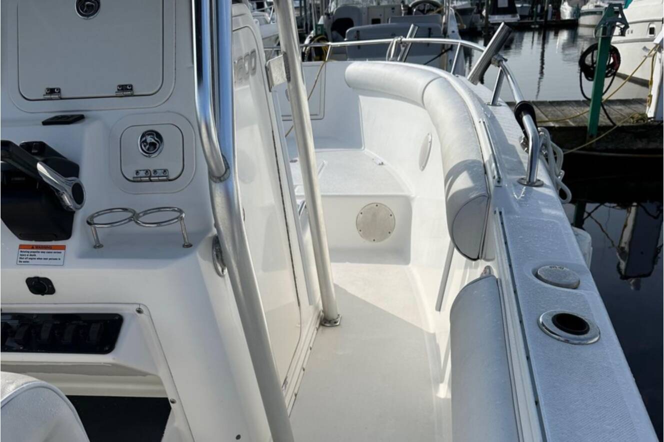 A photo of this 2006 Century 2600 Cc
