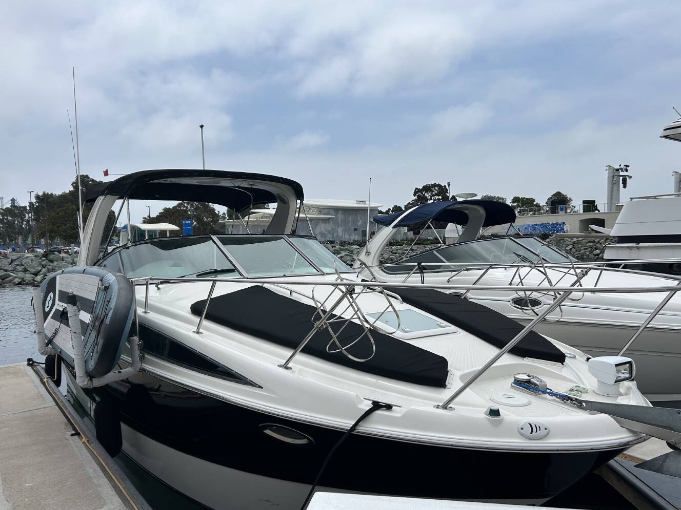 A photo of this 2011 Bayliner 285 Cruiser