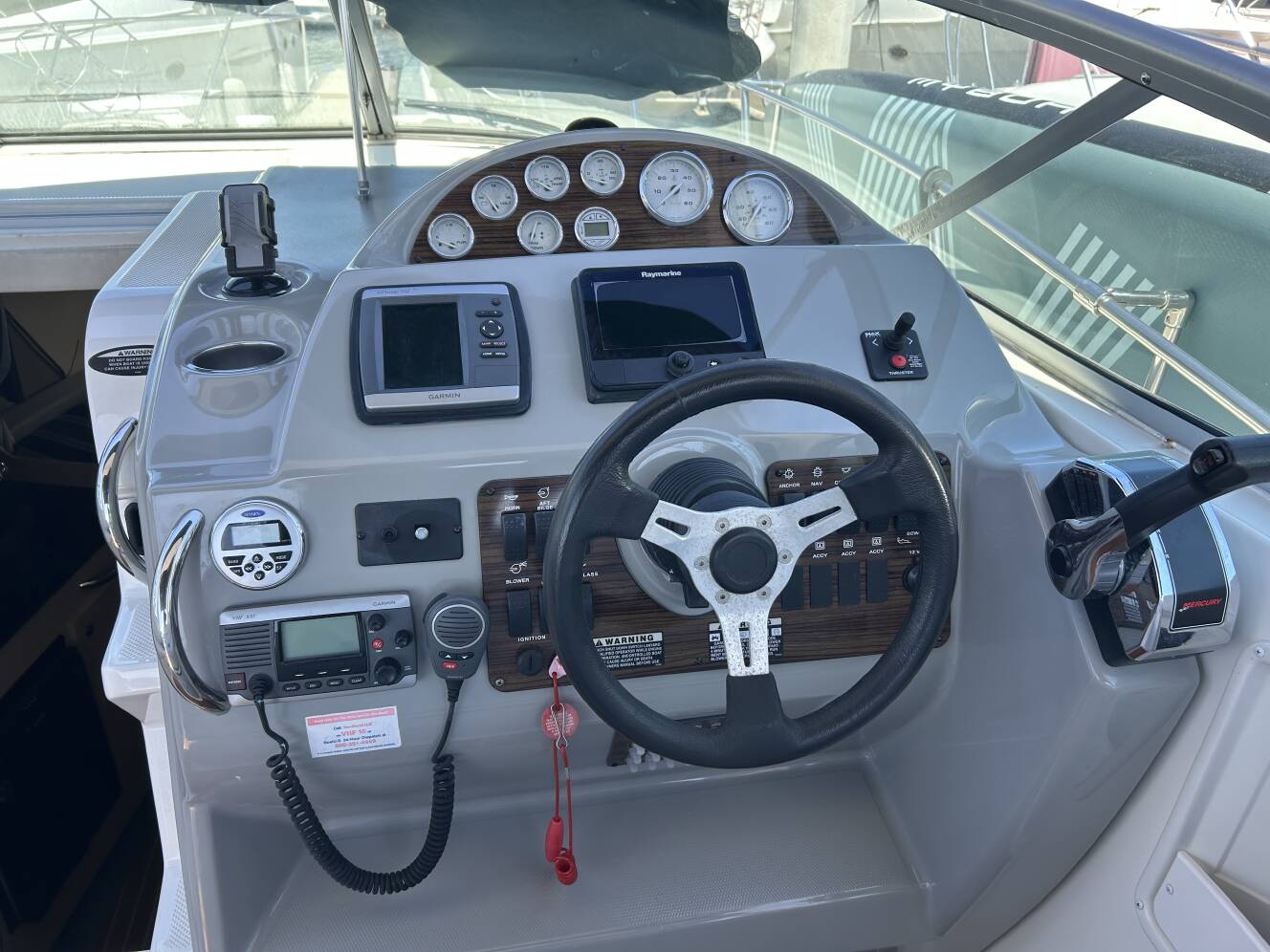 A photo of this 2011 Bayliner 285 Cruiser