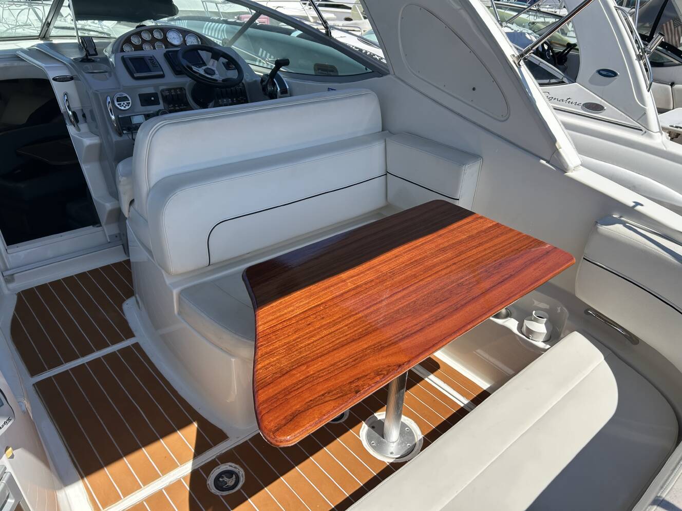 A photo of this 2011 Bayliner 285 Cruiser