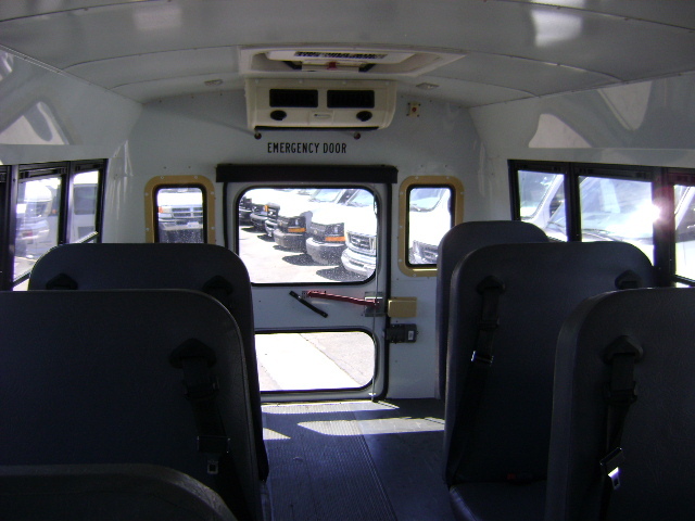 2012 Chevrolet Express 3500 Cutaway photo 3