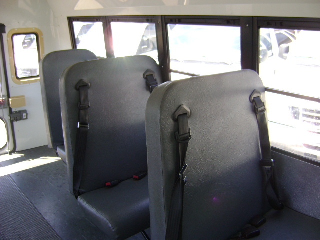2012 Chevrolet Express 3500 Cutaway photo 4