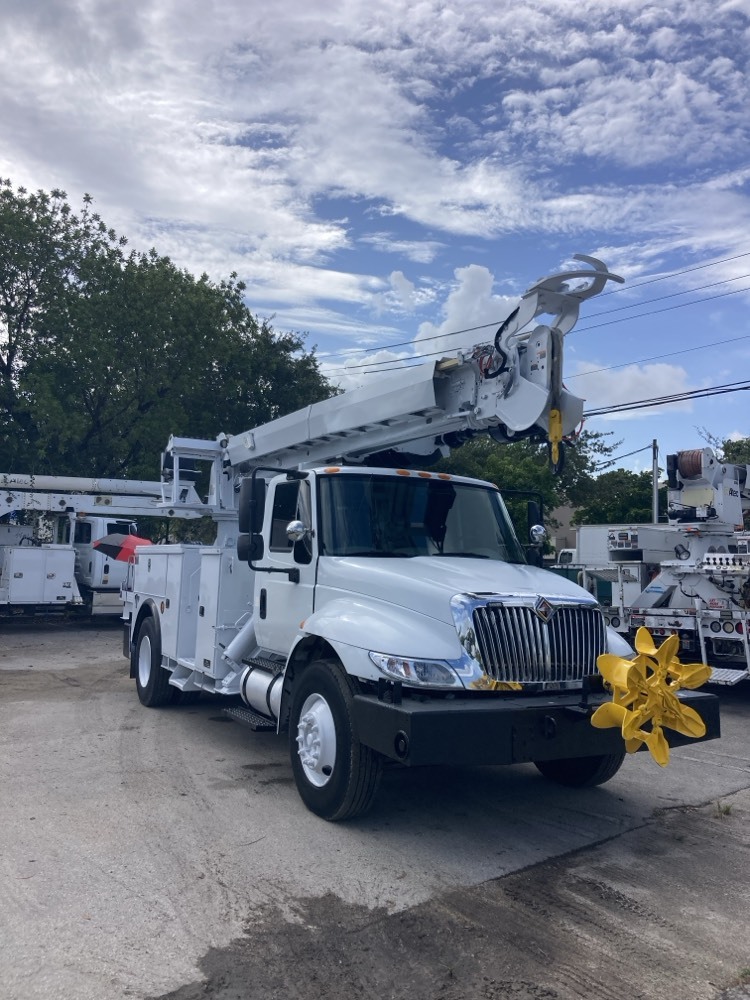2012 INTERNATIONAL 4300 in Miami, FL