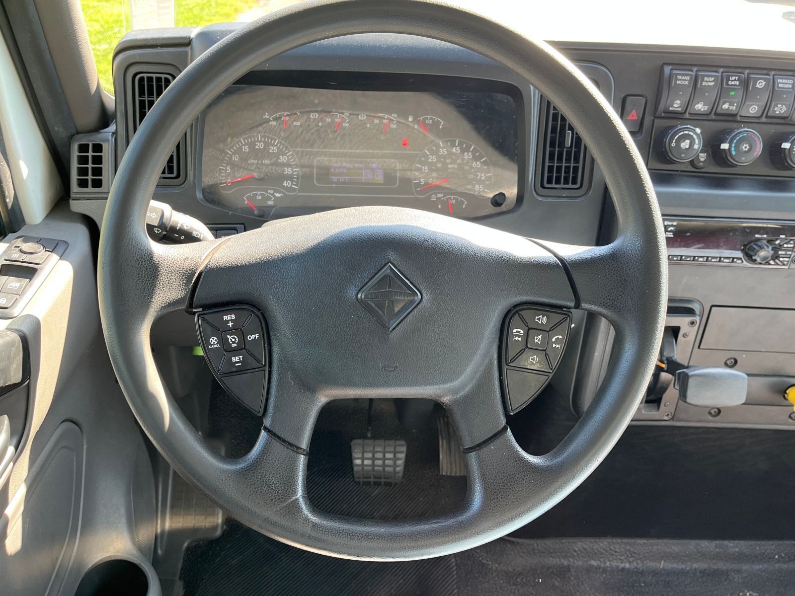 2020 International MV607 MV photo 17