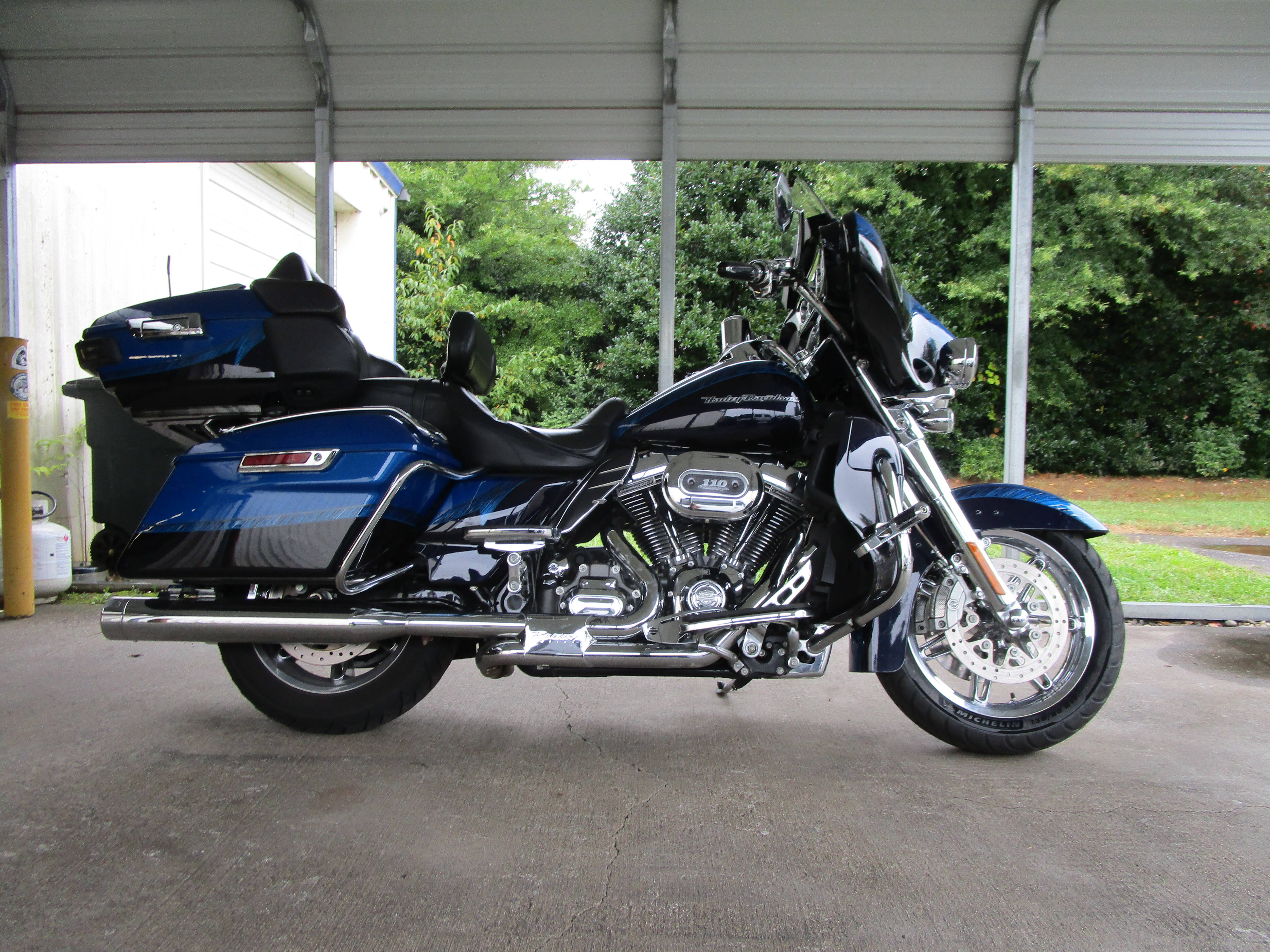 2014 Harley-Davidson ELECTRA GLIDE CVO ULTRA CLASSIC CVO ULTRA CLASSIC in Asheville, NC