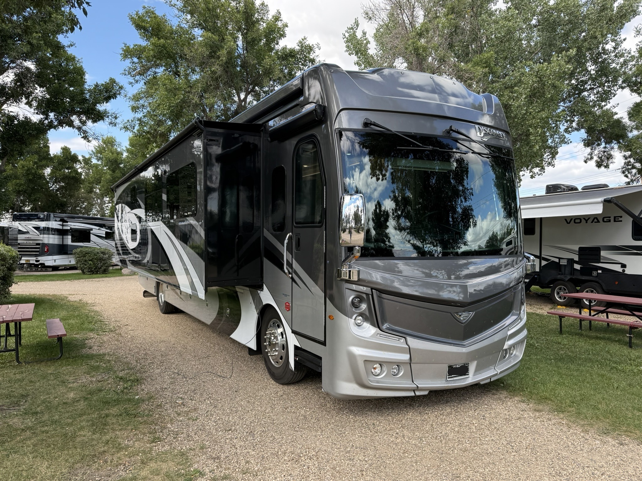 2022 Fleetwood DISCOVERY LXE 40G RV