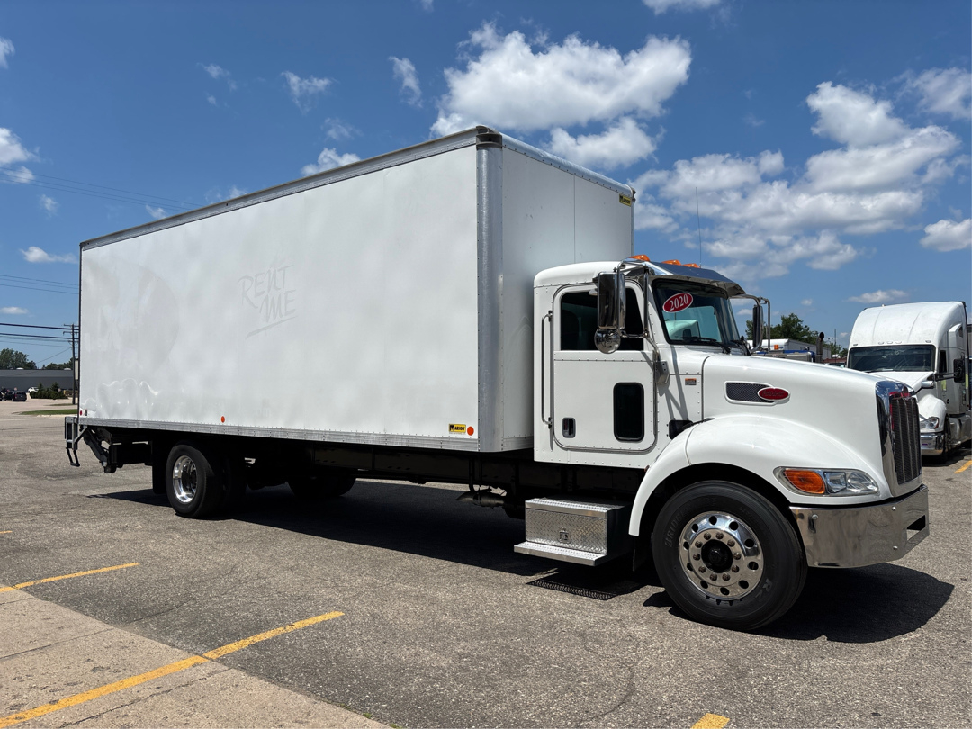 2020 Peterbilt 337 photo 6