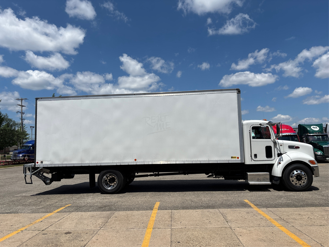 2020 Peterbilt 337 photo 7