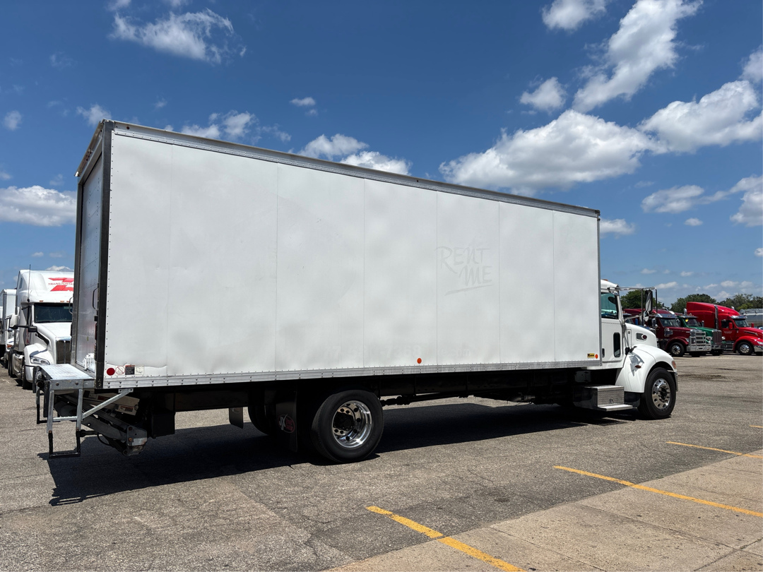 2020 Peterbilt 337 photo 8