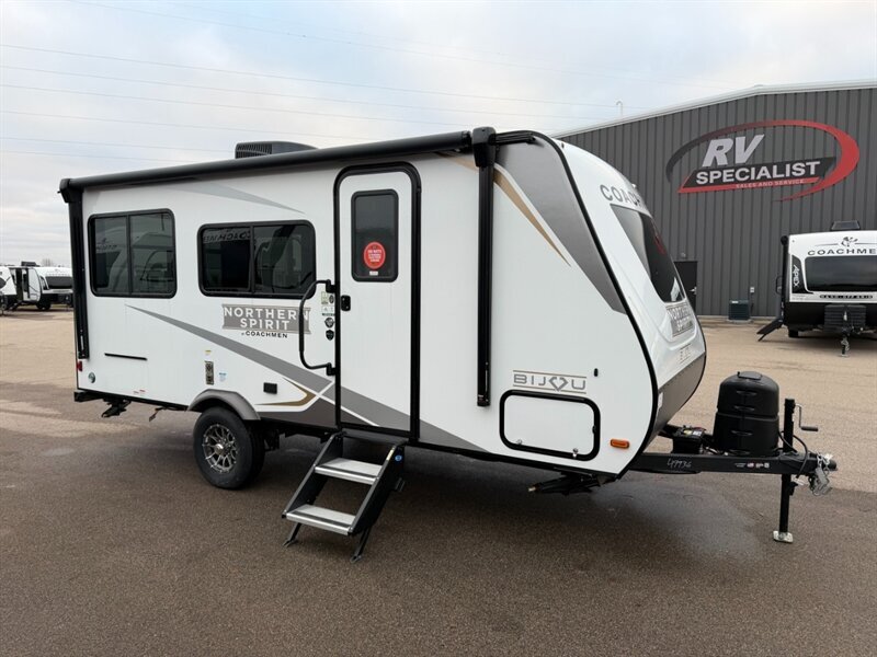 2026 Coachmen Northern Spirit Bijou 15RLB in goshen IN